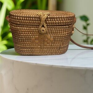 BEAUTIFUL  HAND WOVEN RATTAN TROPICAL LINED CROSSBODY BAG